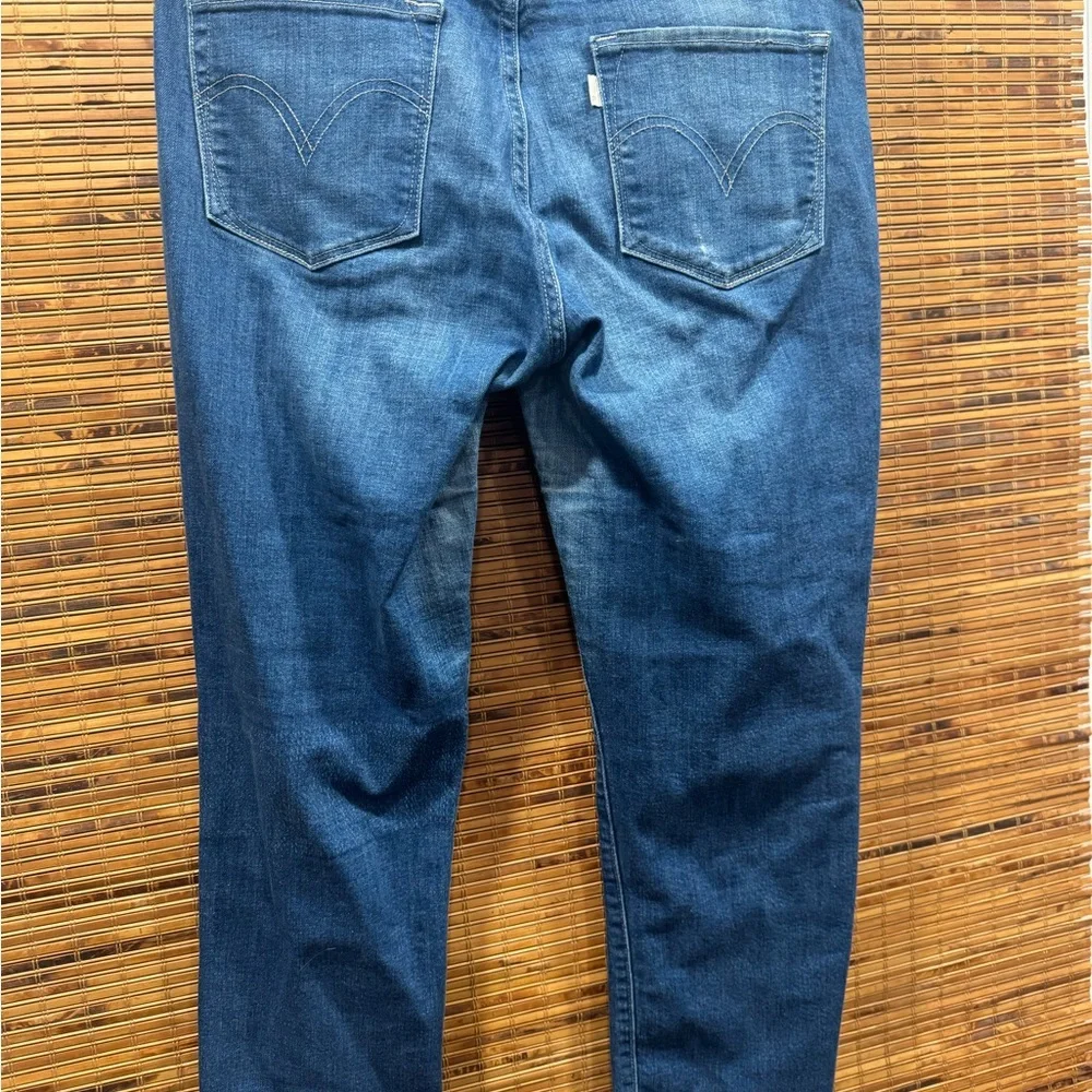 Blue Straight Jeans with Classic Denim Texture - Picture 3 of 8